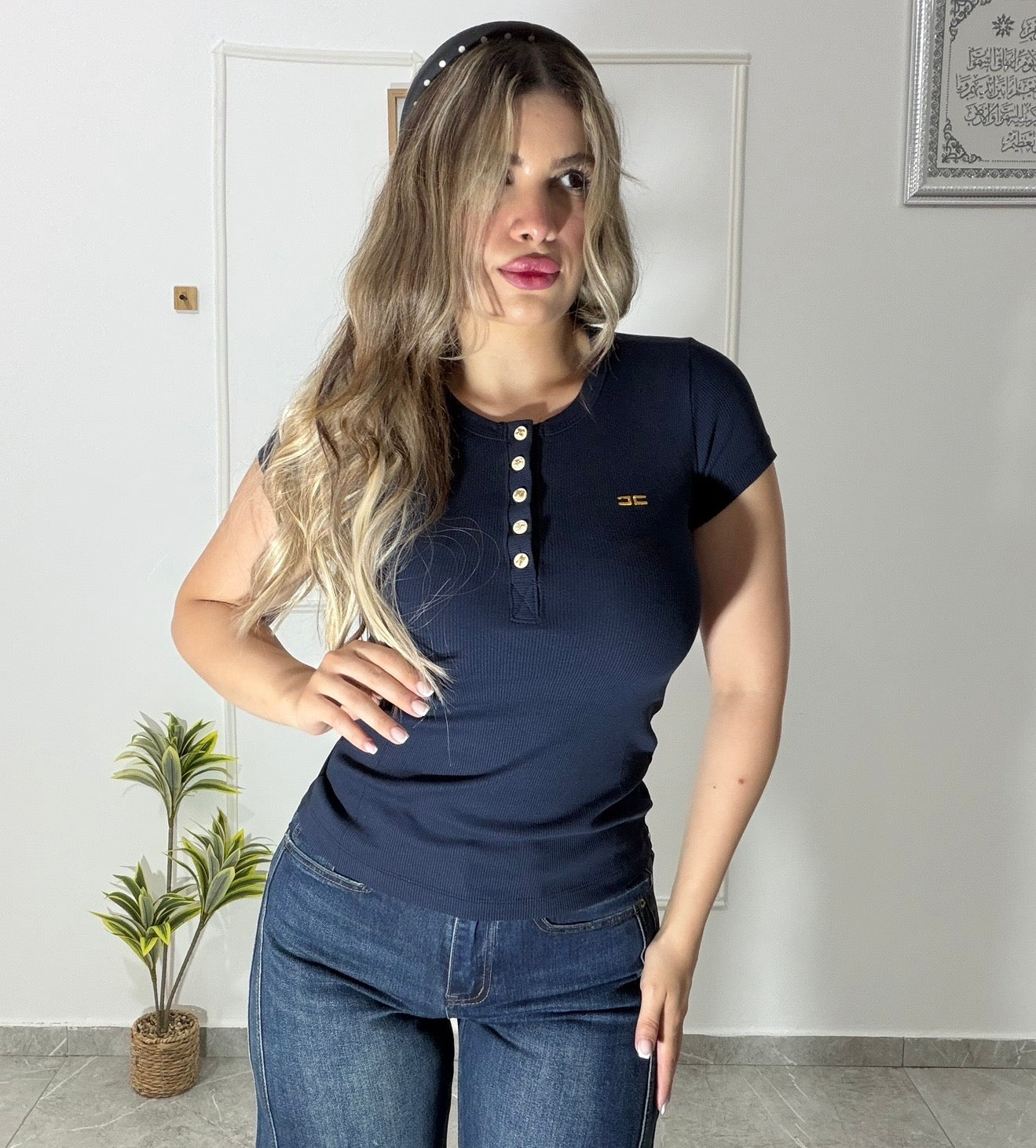 بلوزه اليزابيتا مع ازرار