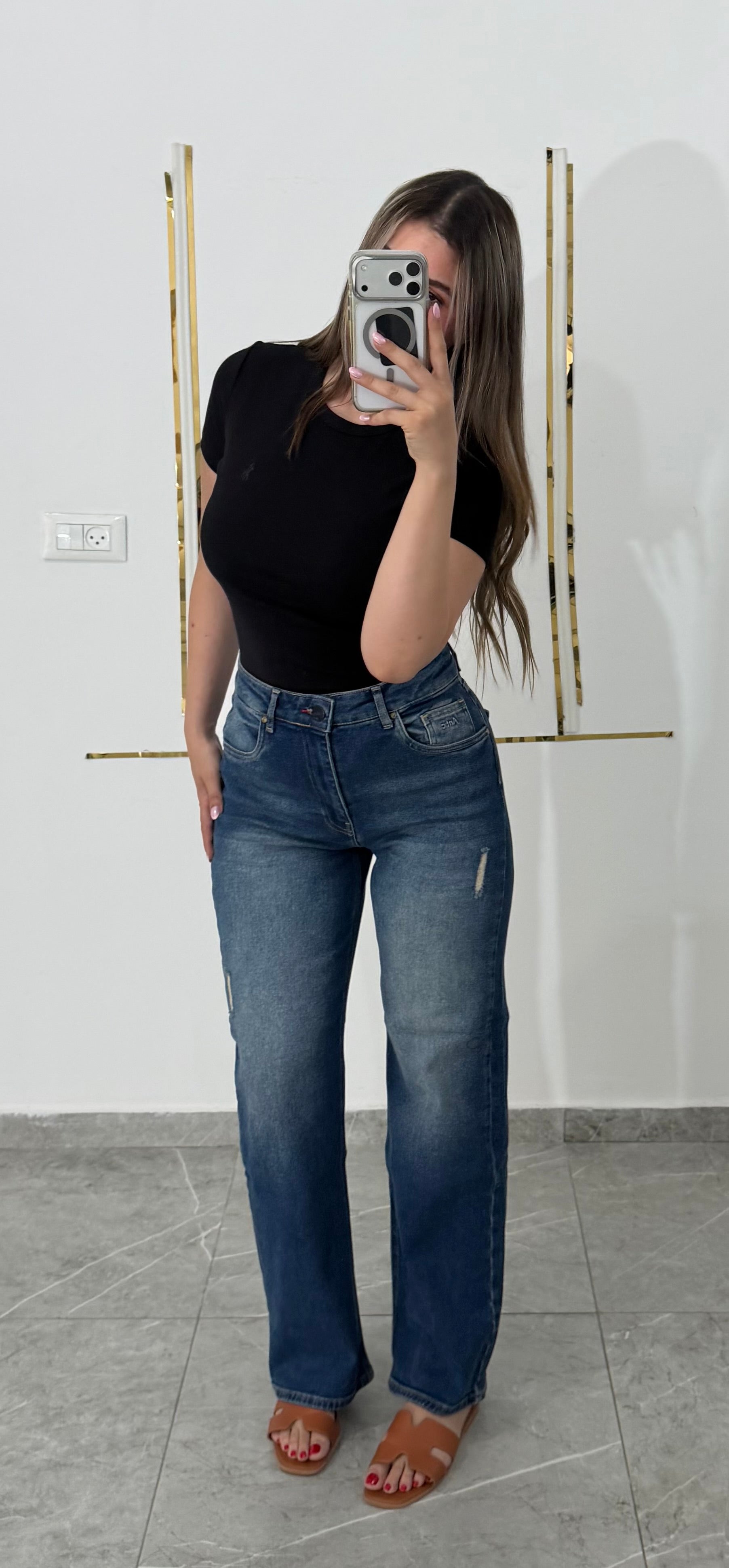 Sofia Antic jeans