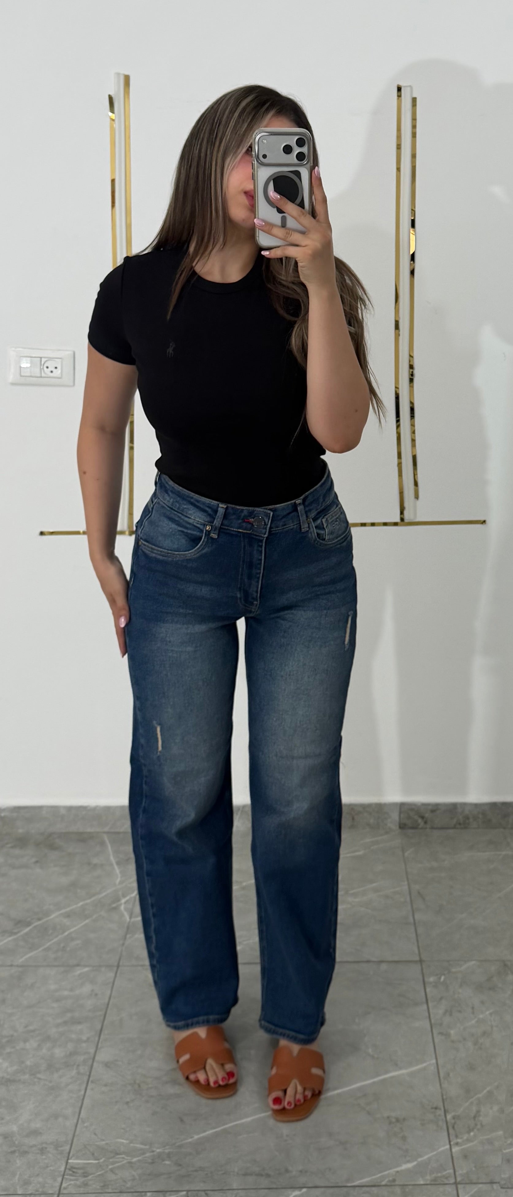 Sofia Antic jeans